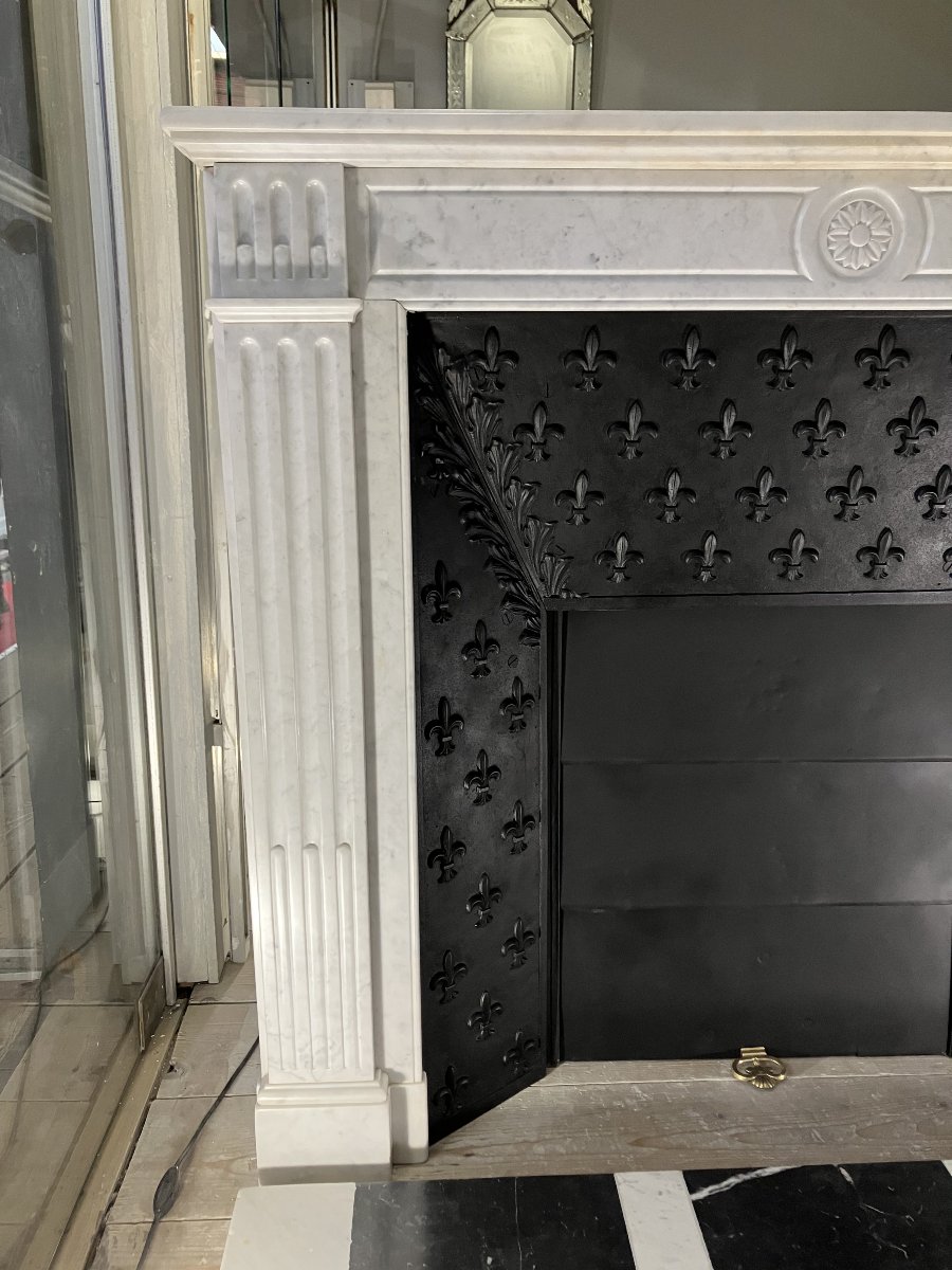 Antique Louis XVI-style Fireplace Made Of Veined White Marble.-photo-4