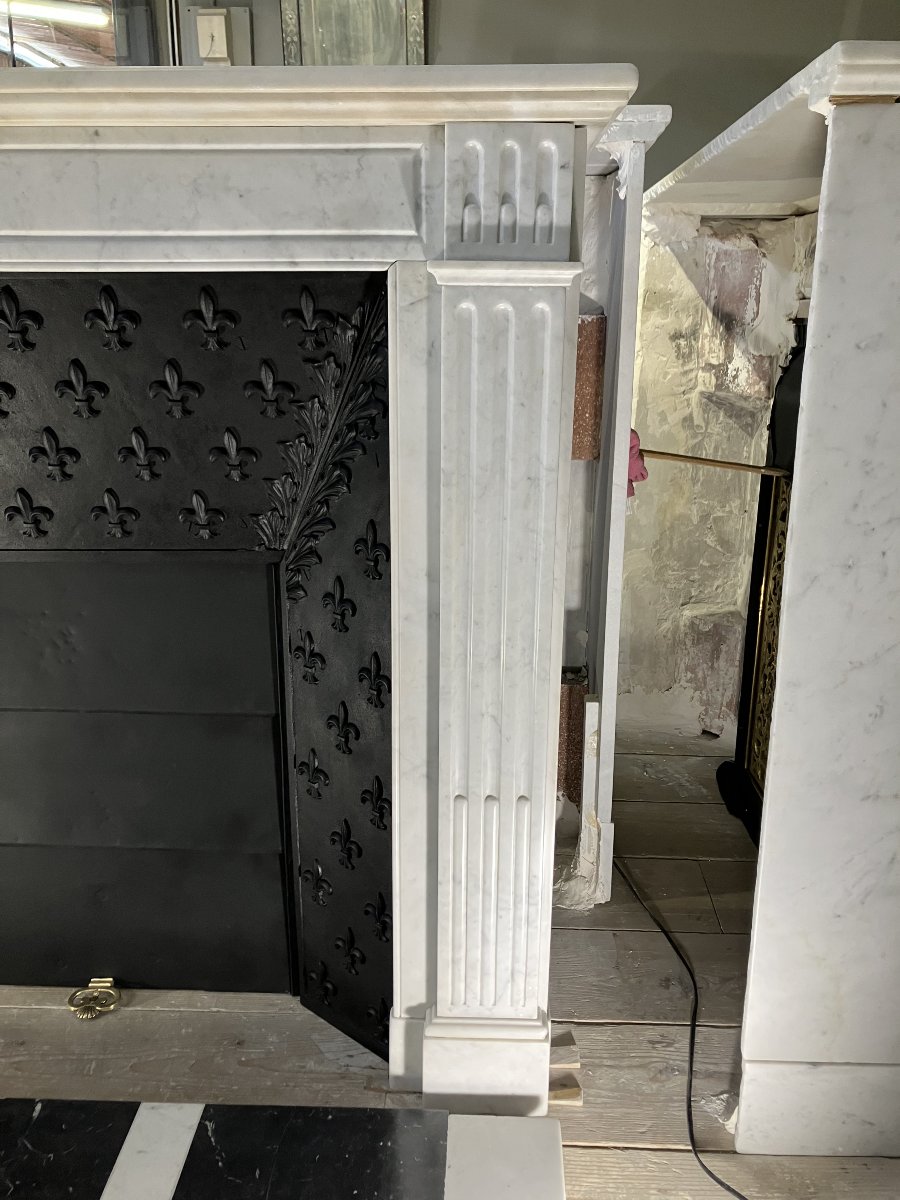 Antique Louis XVI-style Fireplace Made Of Veined White Marble.-photo-4