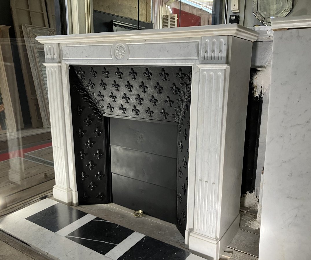 Antique Louis XVI-style Fireplace Made Of Veined White Marble.-photo-5