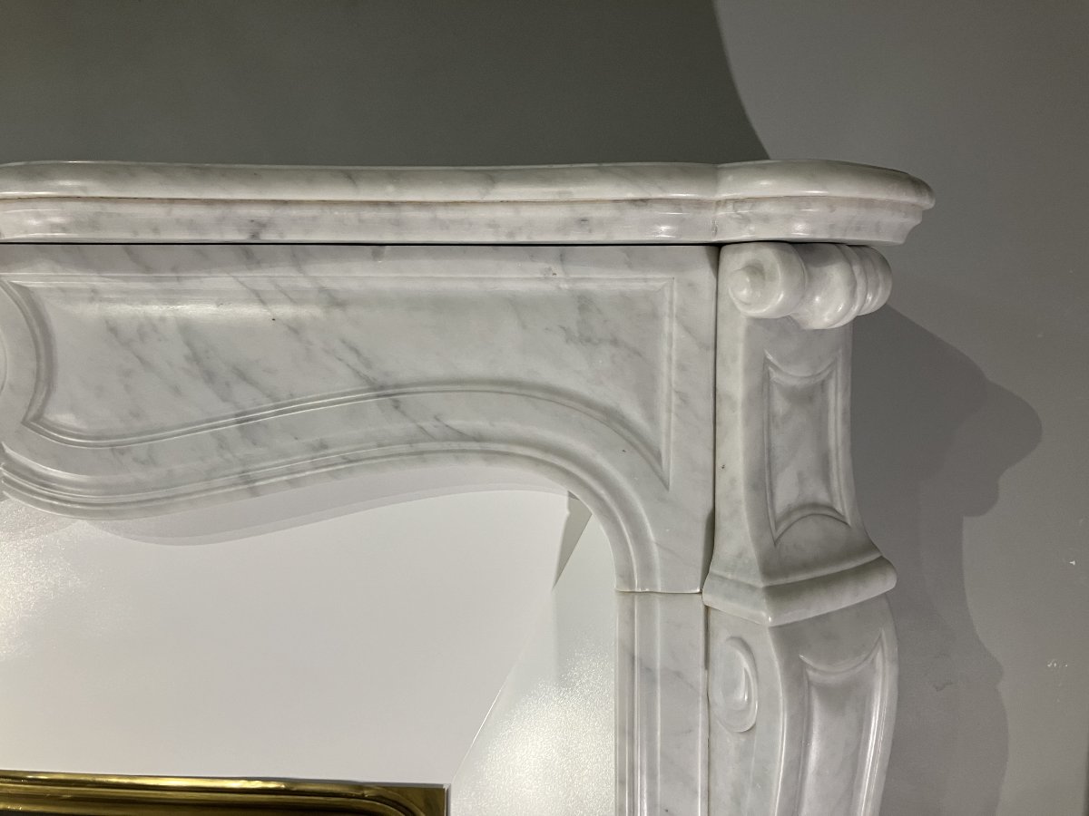 Cheminée Ancienne de Style LOUIS XV en Marbre blanc veiné.-photo-1