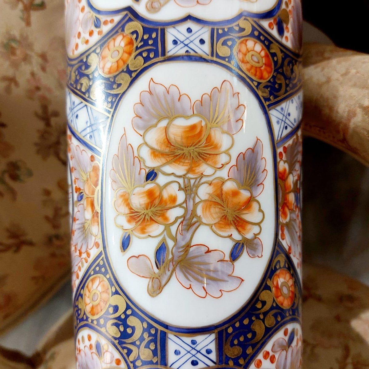 Pair Of Roller Vases In Imari Porcelain (bayeux) Mounted Gilt Bronze-photo-2
