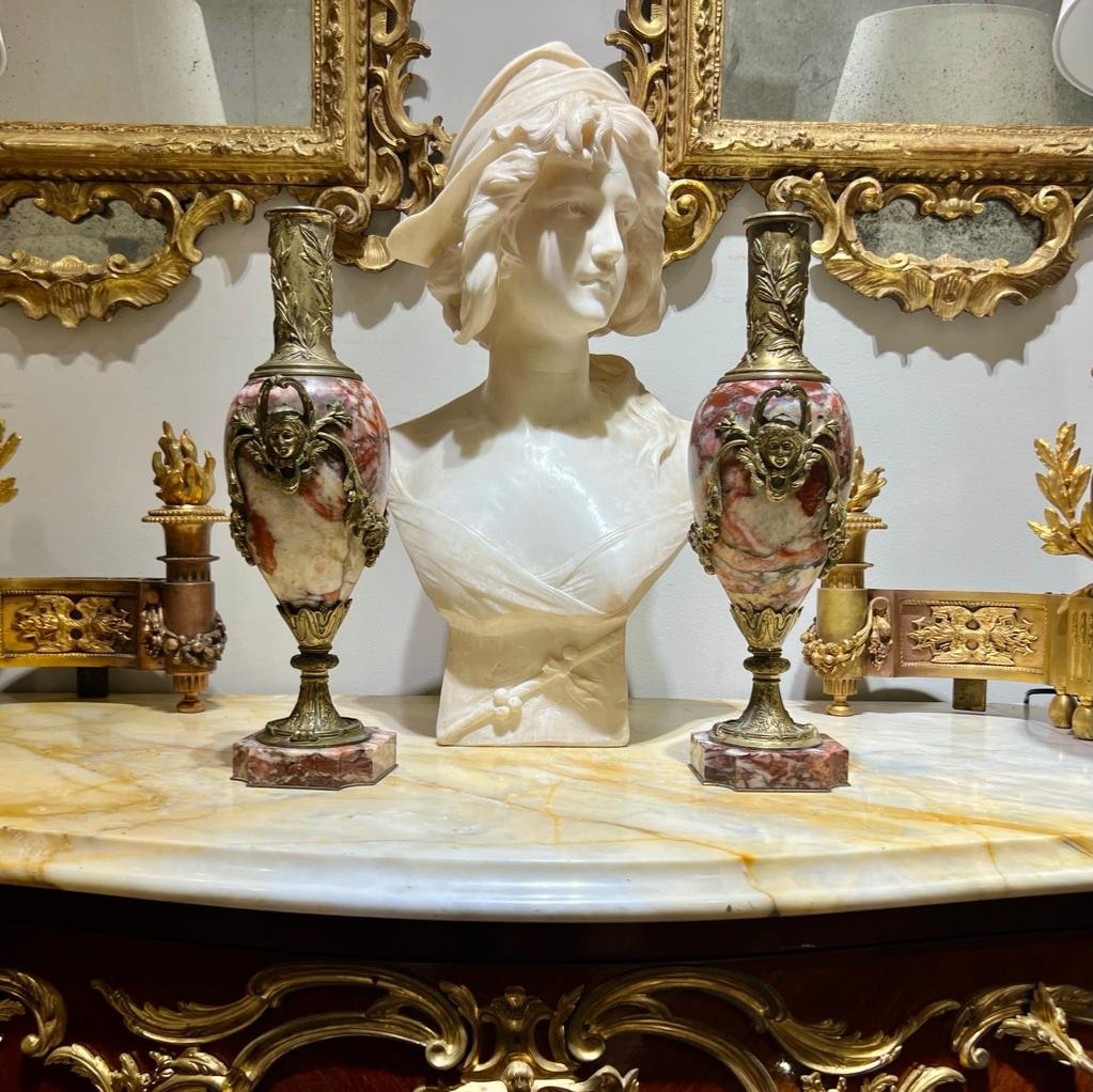 Pair Of Cassolettes In Violet Breccia Marble Decorated With Mascarons From The End Of The XIXth Century
