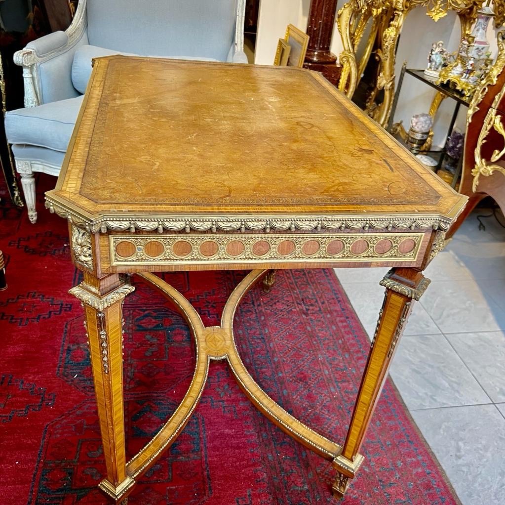 Middle Table Of Ceremonial Louis XVI Style In Rosewood, Leather Top And Bronzes XIX Ieme-photo-2