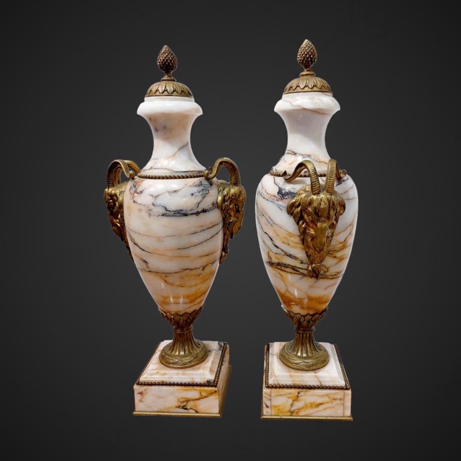Pair Of Cassolettes With Aries Heads In Marble From Skyros End XIX Ieme-photo-1