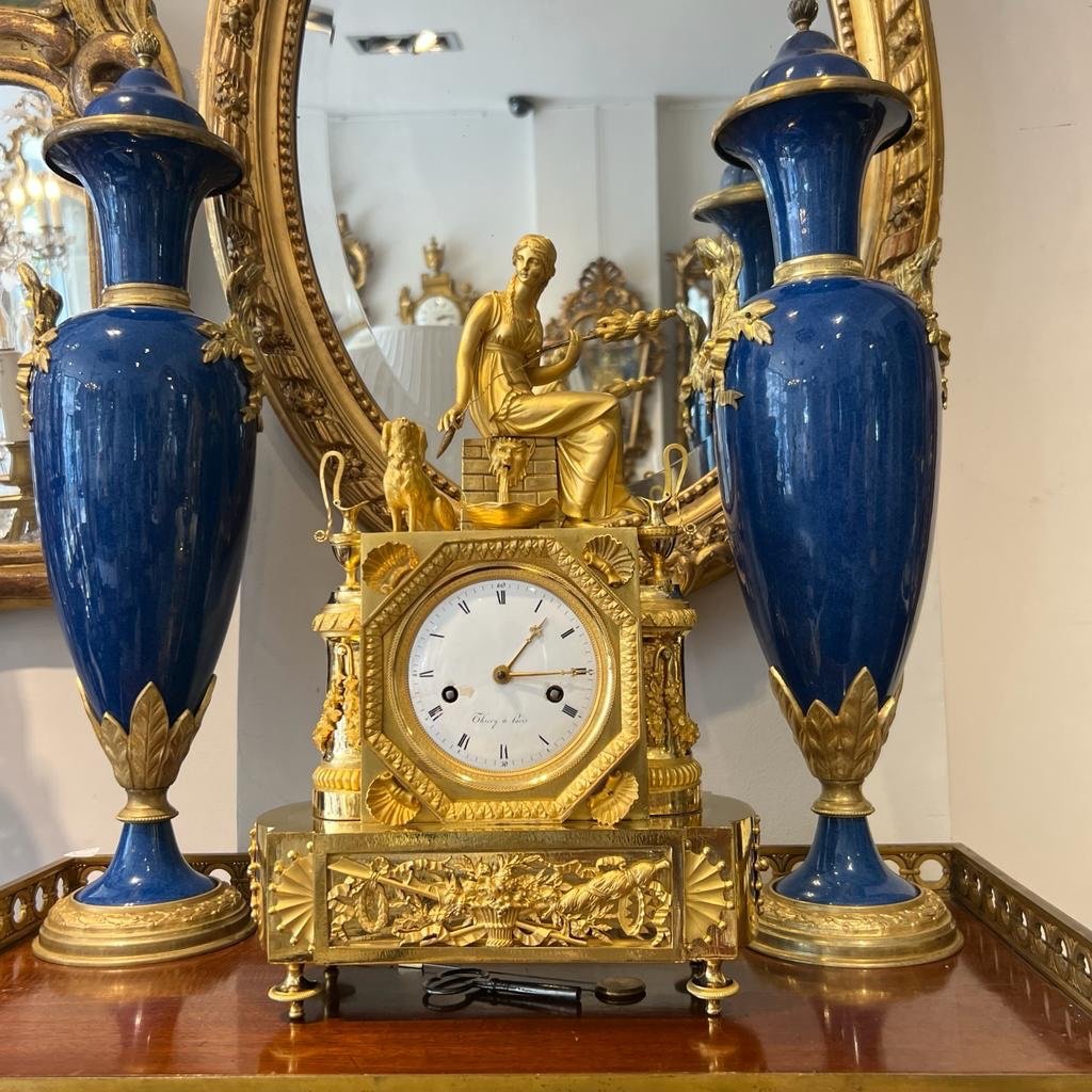 Pendule D’époque Empire En Bronze Doré D’époque Début XIX Ieme 