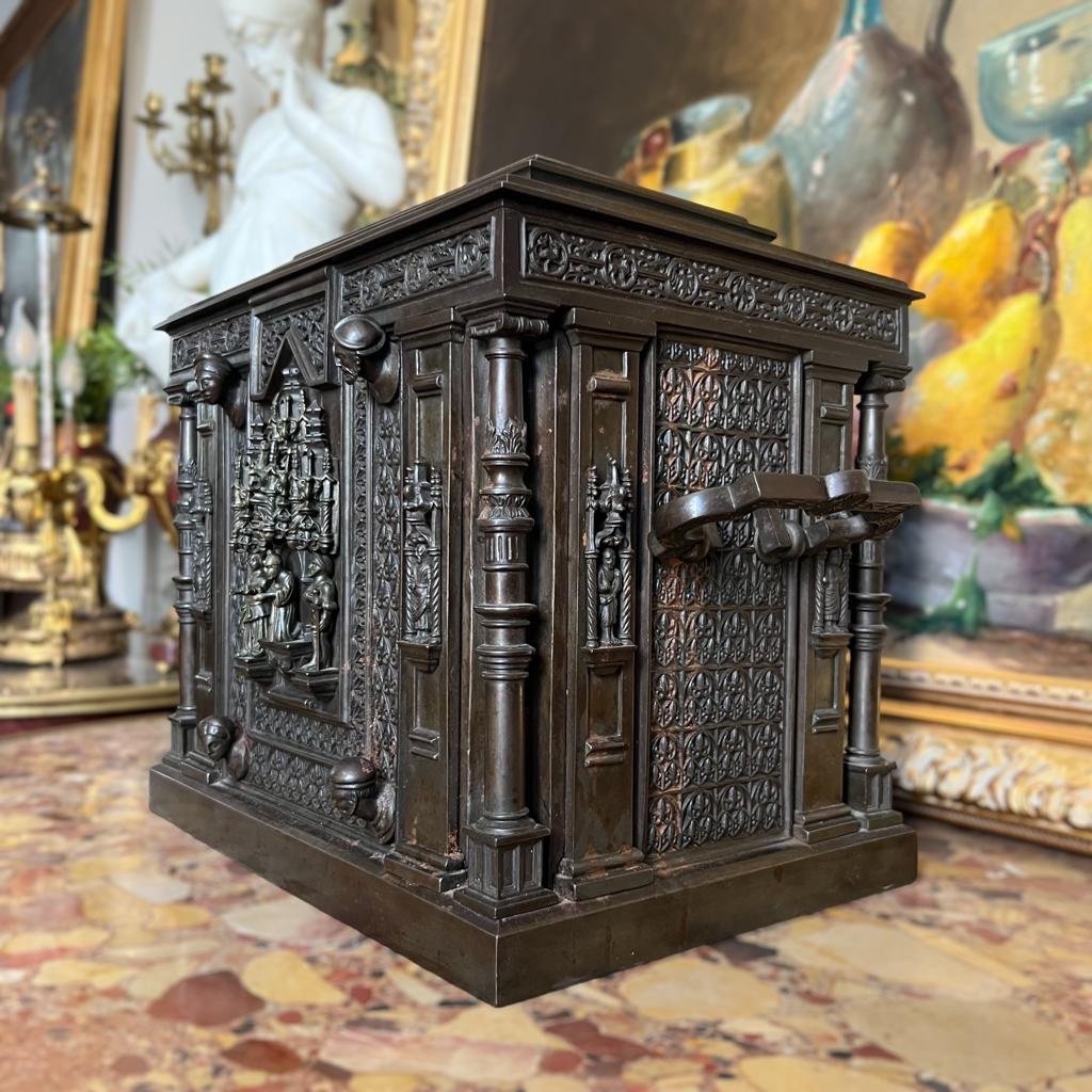 Bronze Jewelry Chest In Neo-gothic Style From The Napoleon III Period