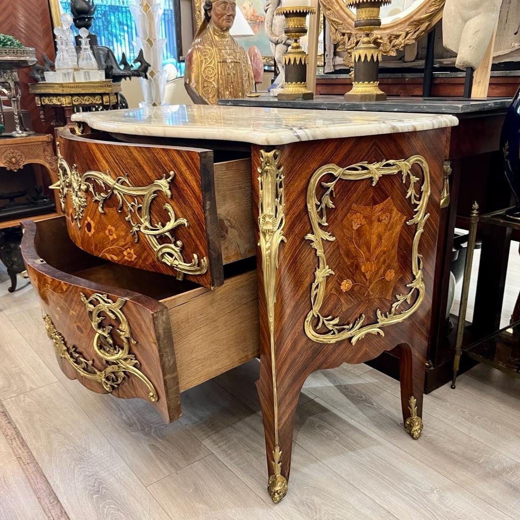 Louis XV Style Ceremonial Commode In Marquetry From The Early 20th Century-photo-2
