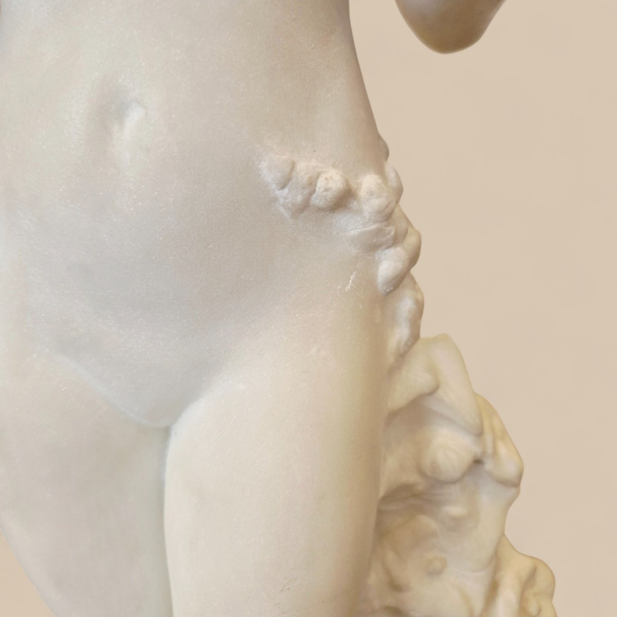 Statue en marbre de Carrare sur socle en marbre griotte de la déesse Chloris, XIXᵉ siècle-photo-1