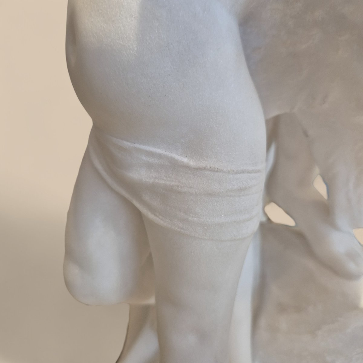 Sculpture en marbre de Carrare, XIXème siècle – Psyché et Cupidon, signée Pugi-photo-3