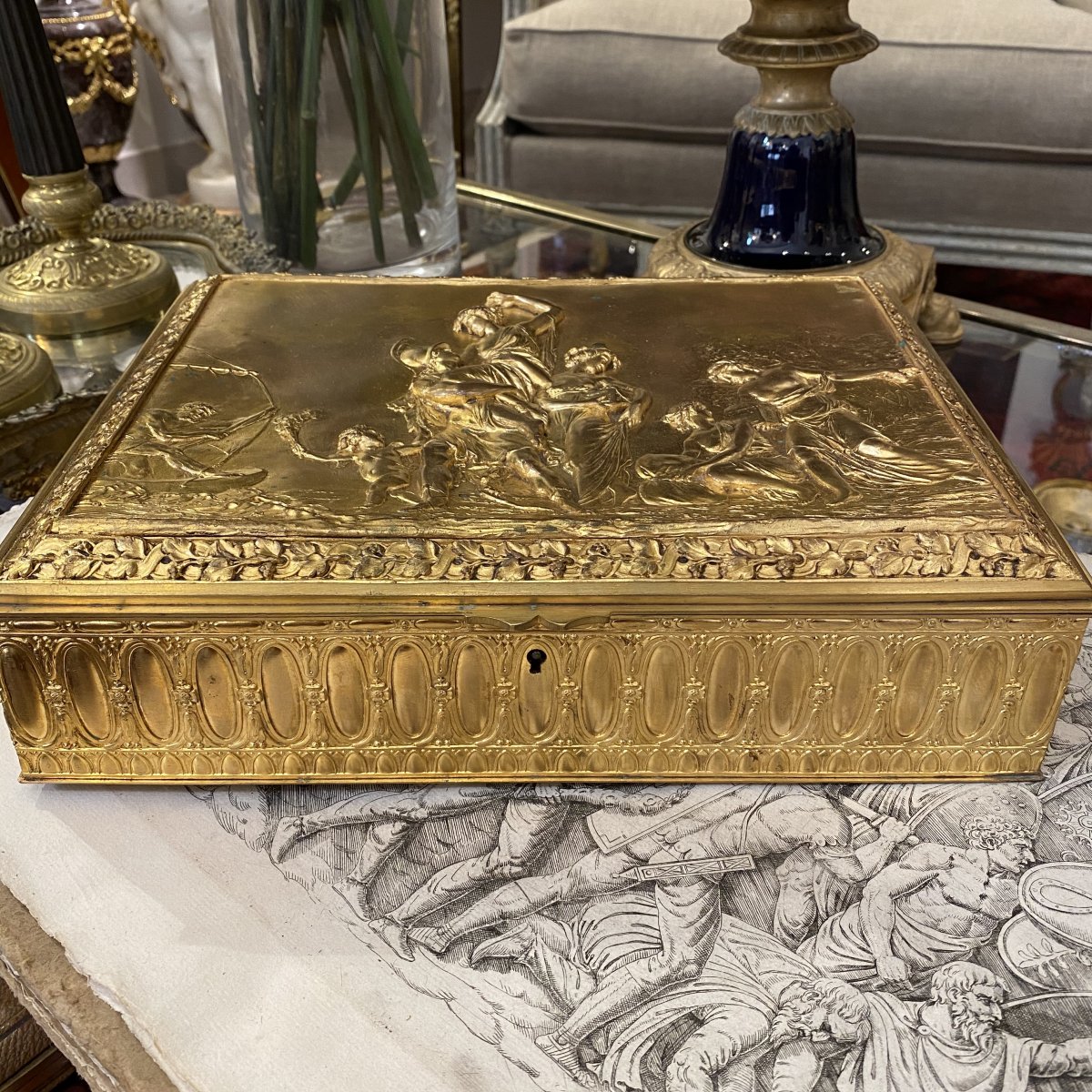 Large Napoleon III Box In Gilt Bronze Decor D An Antique Scene-photo-3