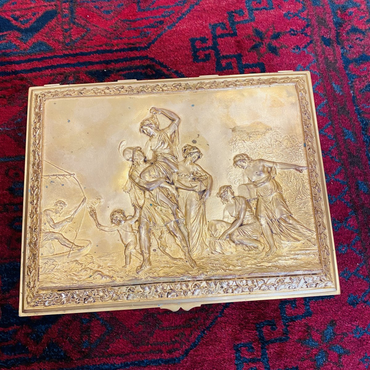 Large Napoleon III Box In Gilt Bronze Decor D An Antique Scene-photo-4