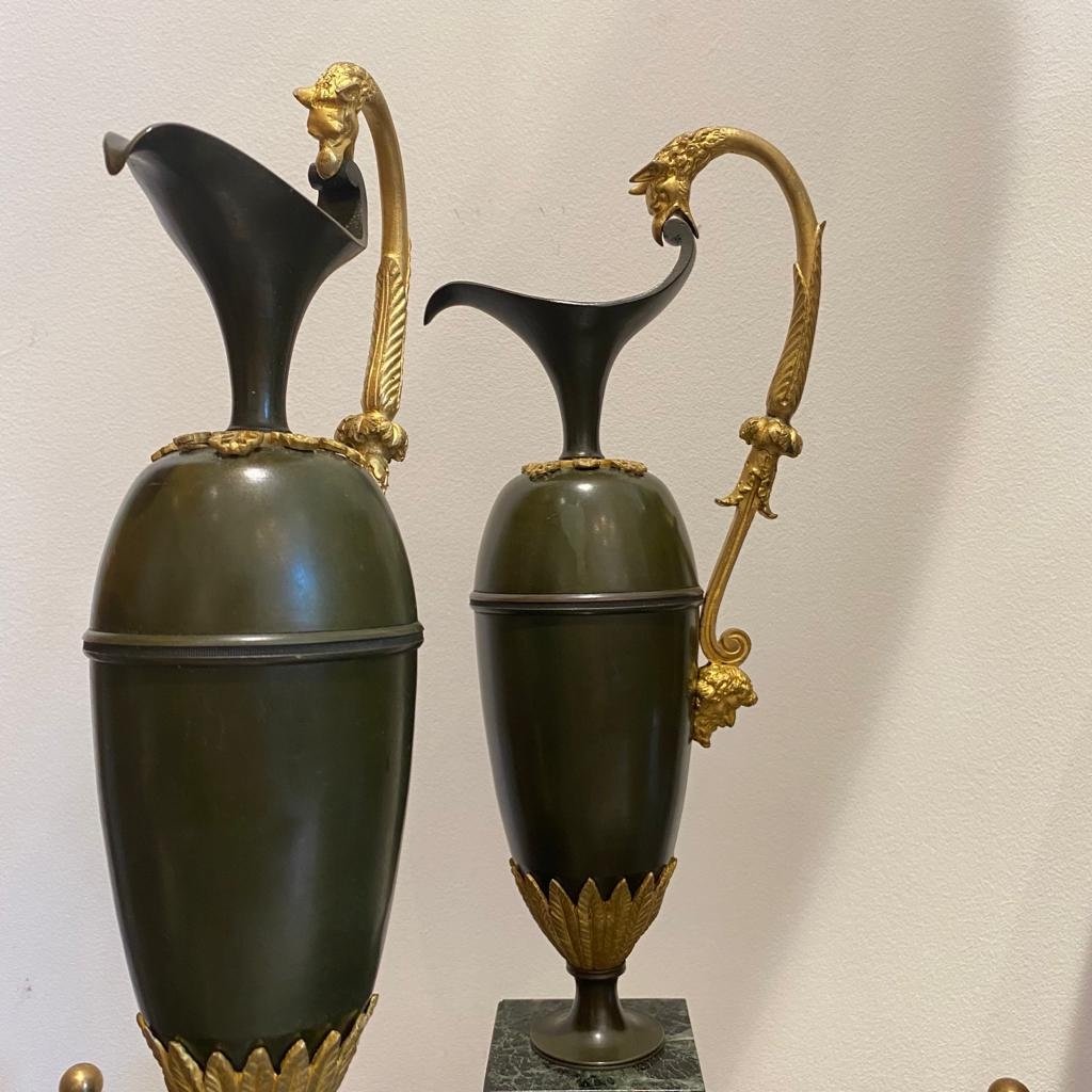 Pair Of Ewers In Bronze Patina And Gilt Bronze From The 1st Empire Of Ravrio-photo-1