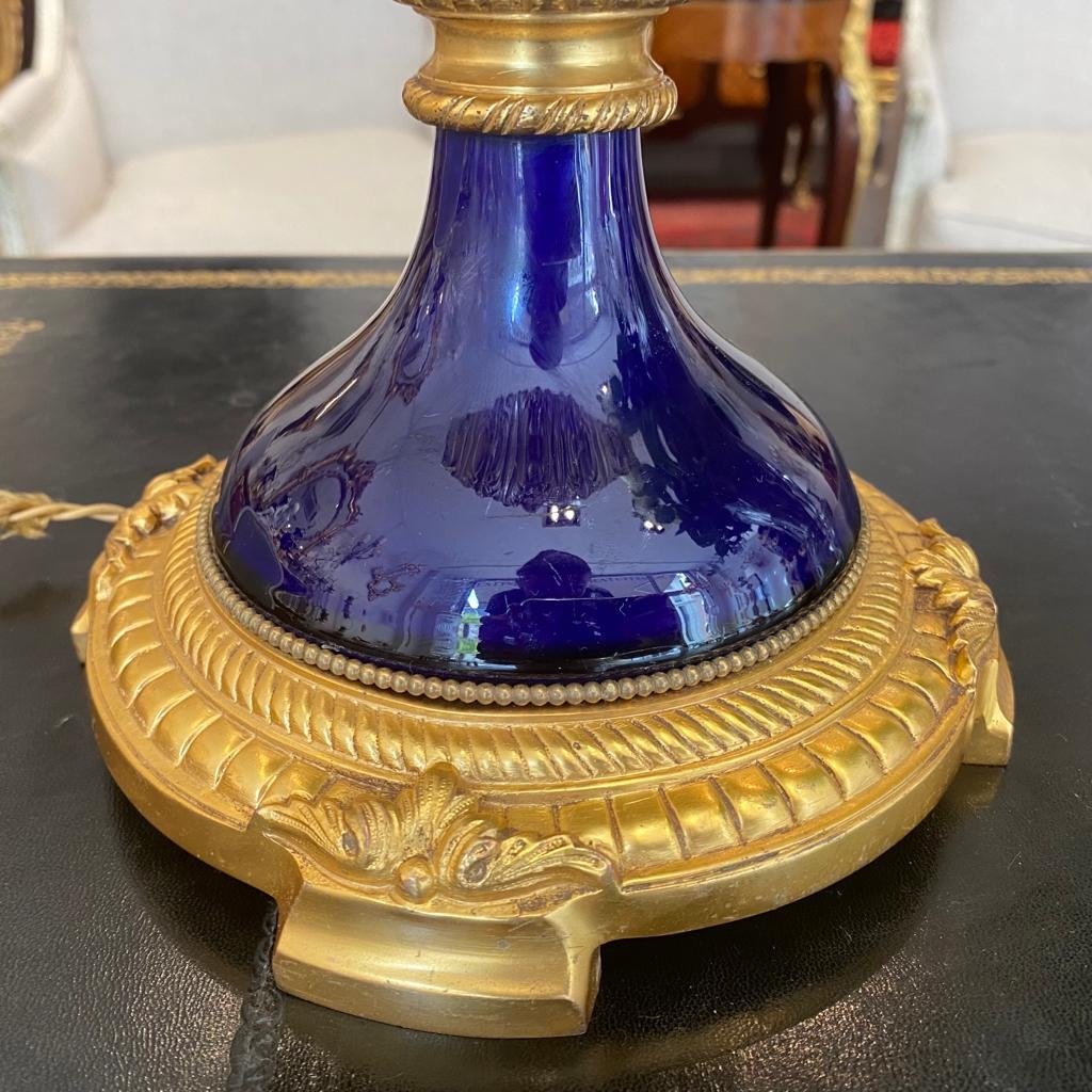 Paire De Lampes En Porcelaine Bleu De Sevres Montées Bronze Doré D’époque XIX Ieme -photo-4
