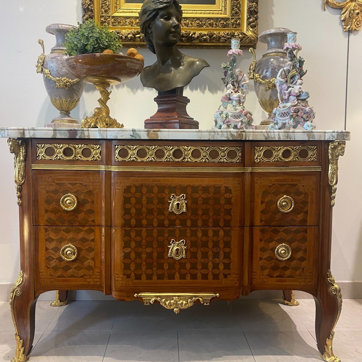 Commode Transition Aux Têtes De Bélier D’après Le Modèle De Oeben époque XIX Ieme 