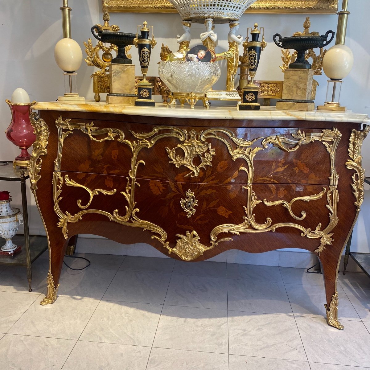 Louis XV Style Dresser In Flower Marquetry, Beautiful Golden Bronze Trim-photo-2