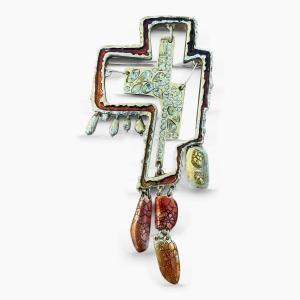 Broche vintage et baroque en forme de croix stylisée de Christian Lacroix