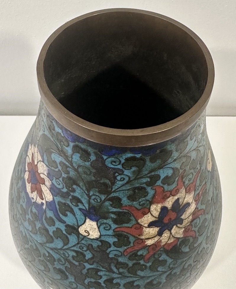 Chine XIX/ XXe siècle : Vase en émail cloisonné à décor floral sur fond turquoise -photo-4