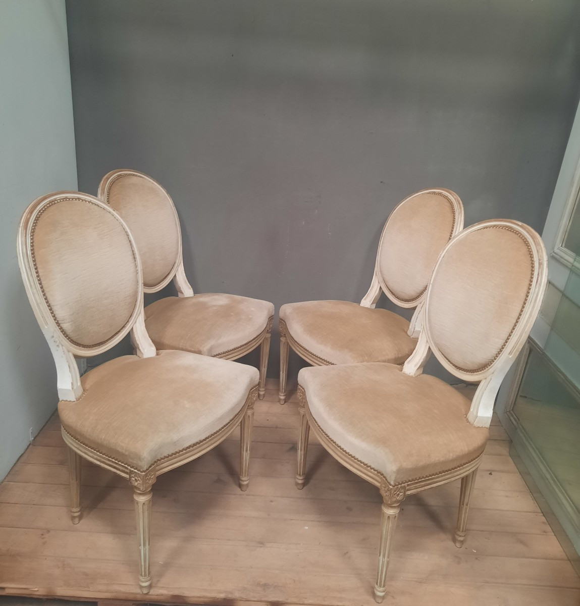 Suite de 4 chaises de style Louis XVI marquées " Gouffe"