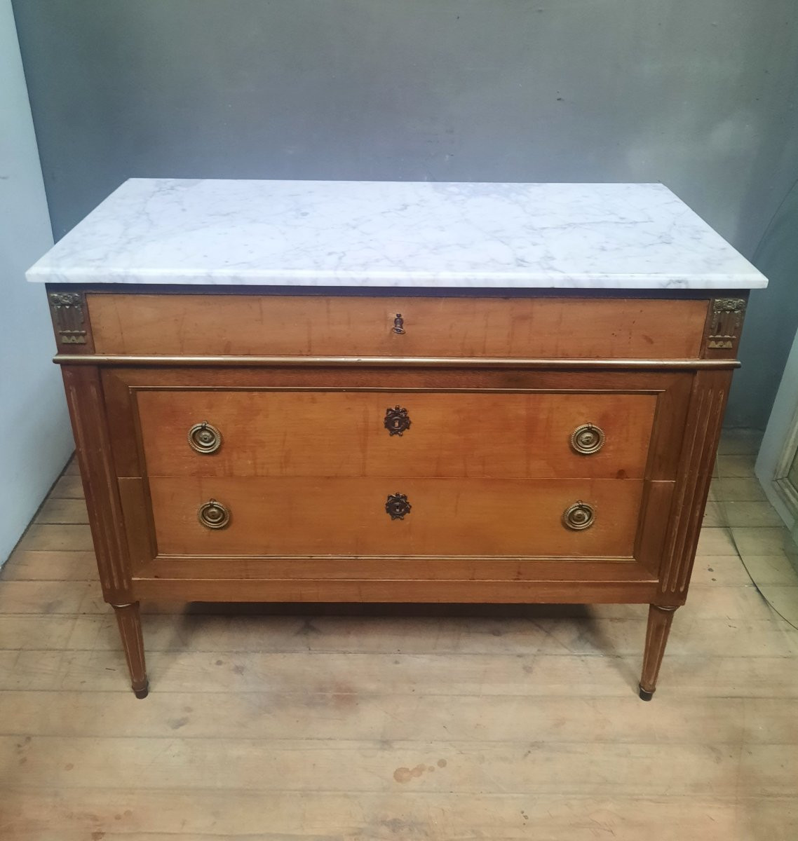 Commode style Louis XVI  à 3 tirroirs-photo-1