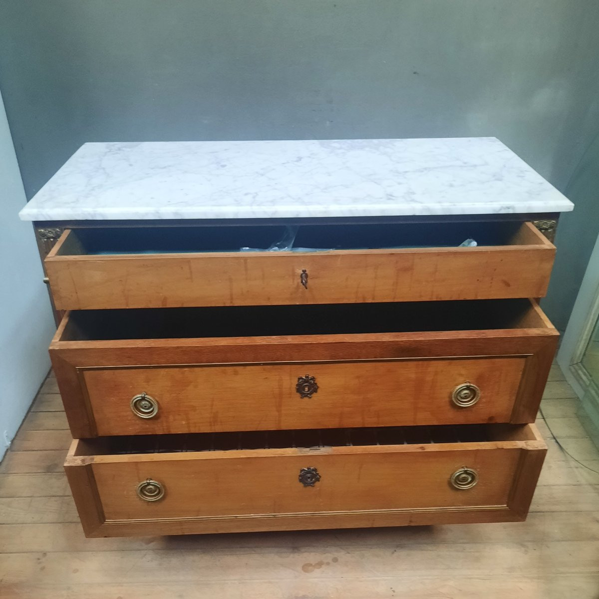 Commode style Louis XVI  à 3 tirroirs-photo-3