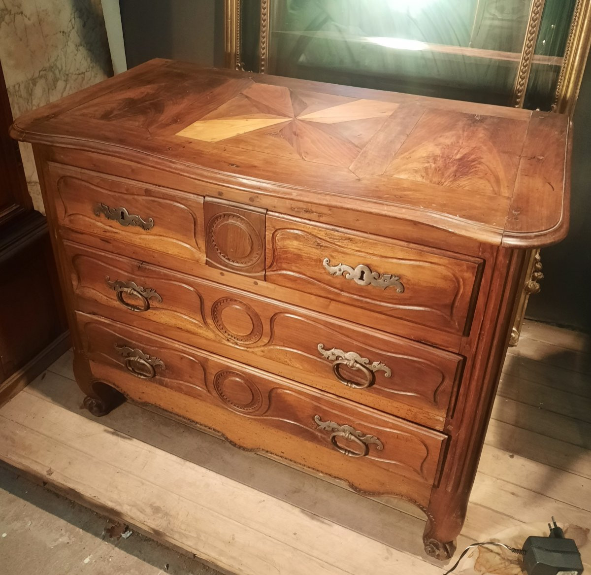 Commode du dix-huitième en bois massif-photo-1