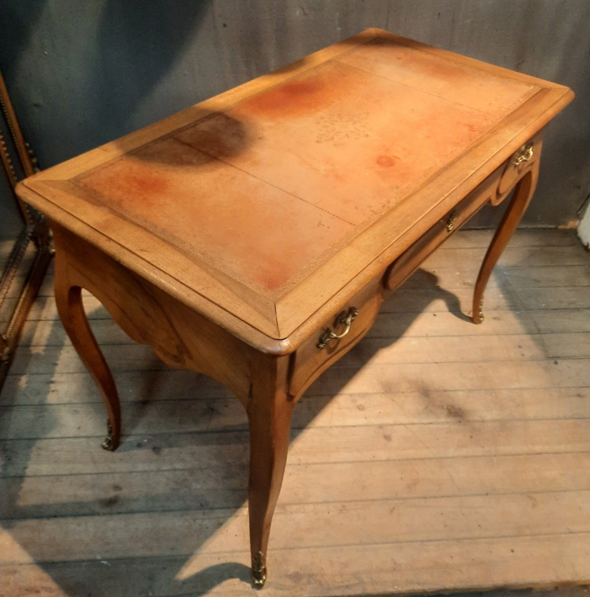 Bureau plat en merisier massif style Louis XV -photo-4