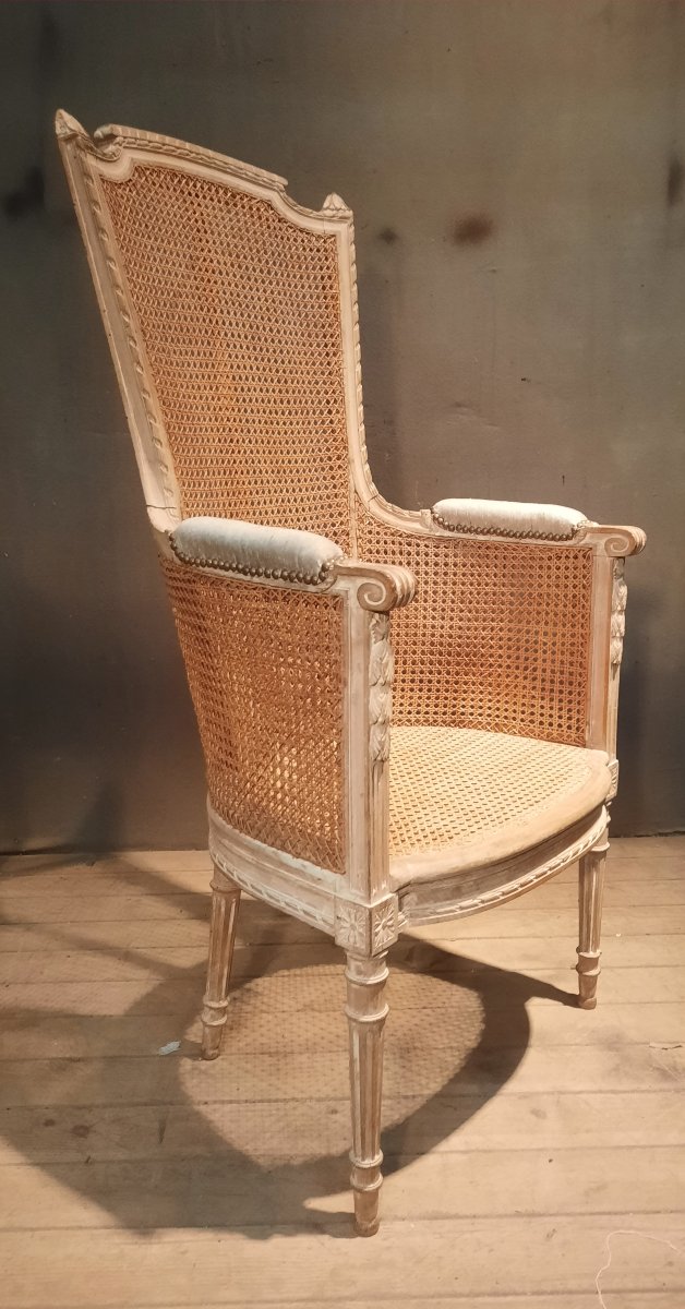 Bergere Louis XVI canné à haut dossier