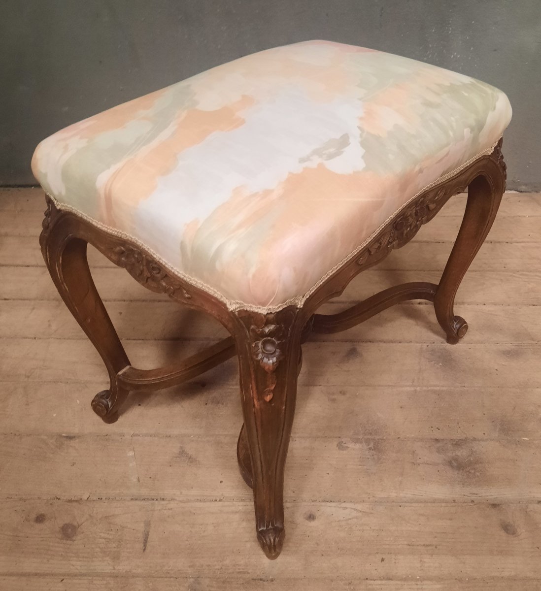 Louis XV-style Pouf With Rocaille Motifs -photo-4