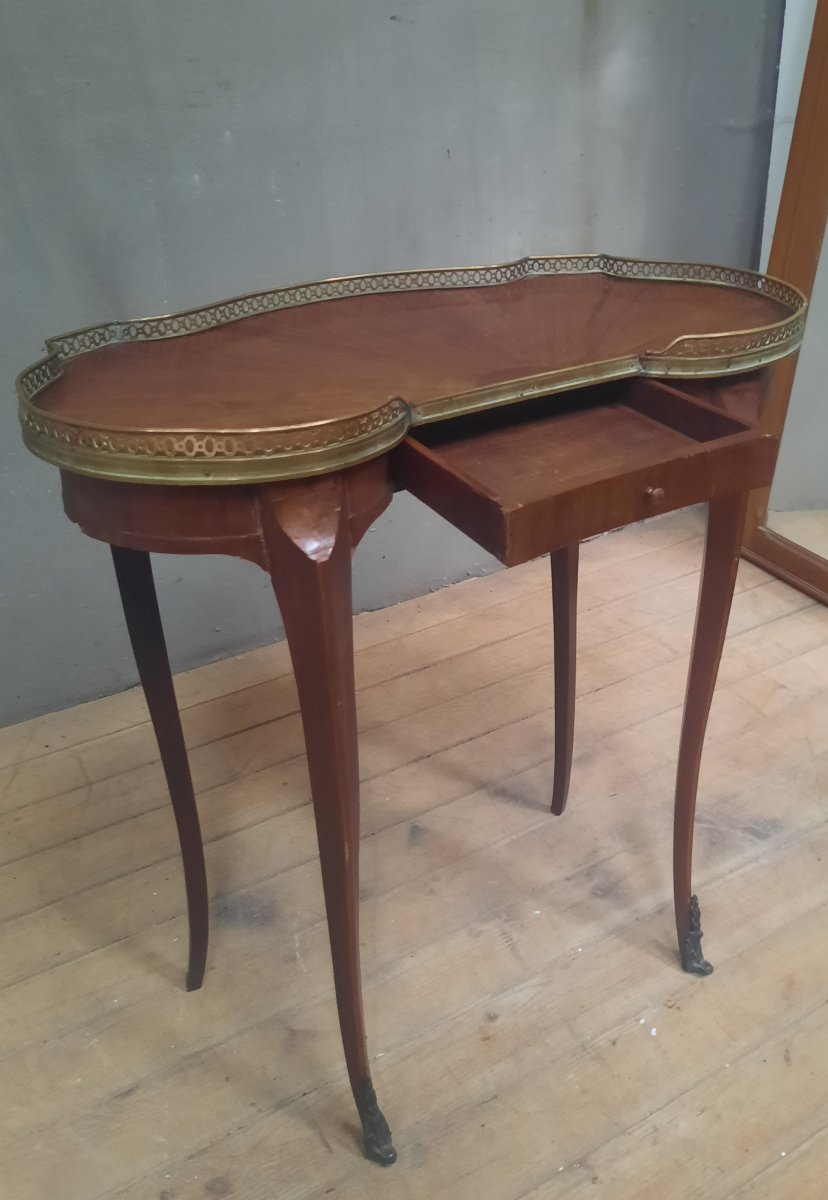 Kidney-shaped Table With Napoleon III Veneer -photo-5