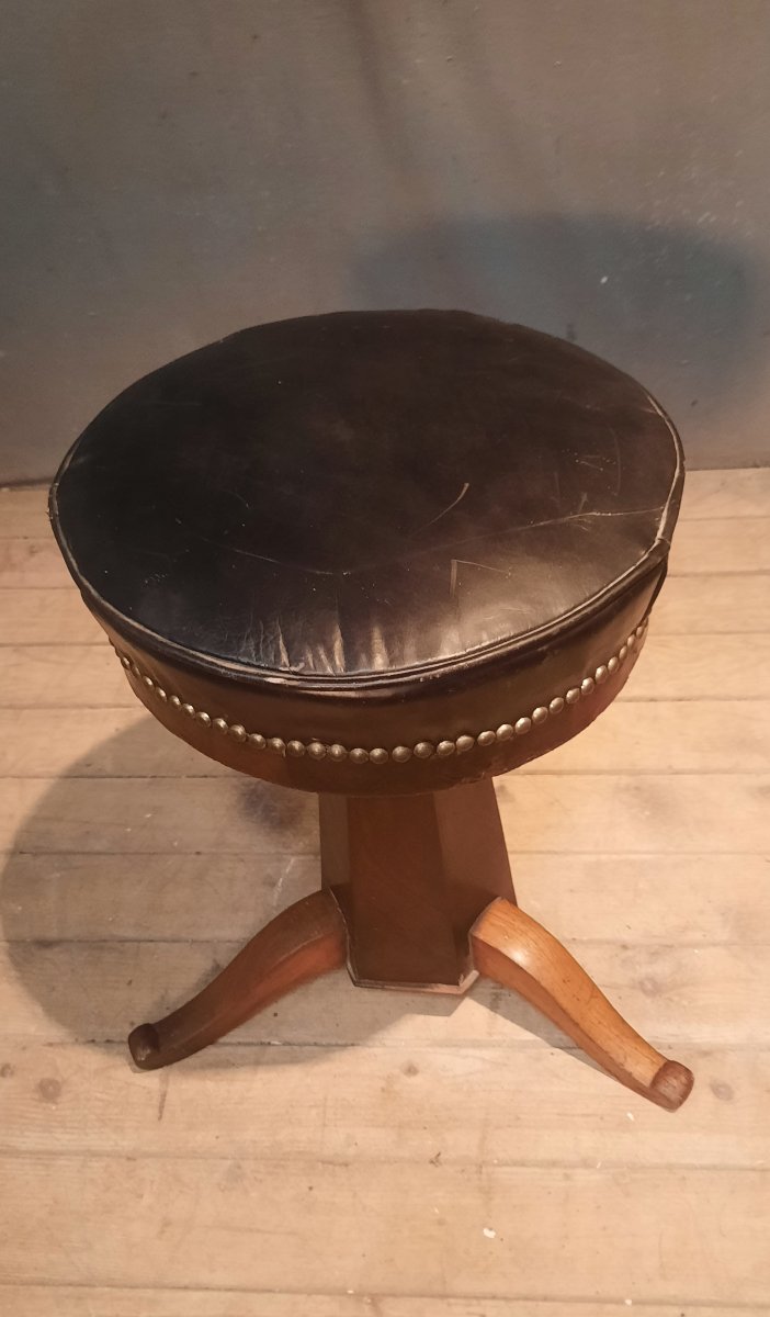 Hexagonal-legged Stool With Adjustable Height -photo-3