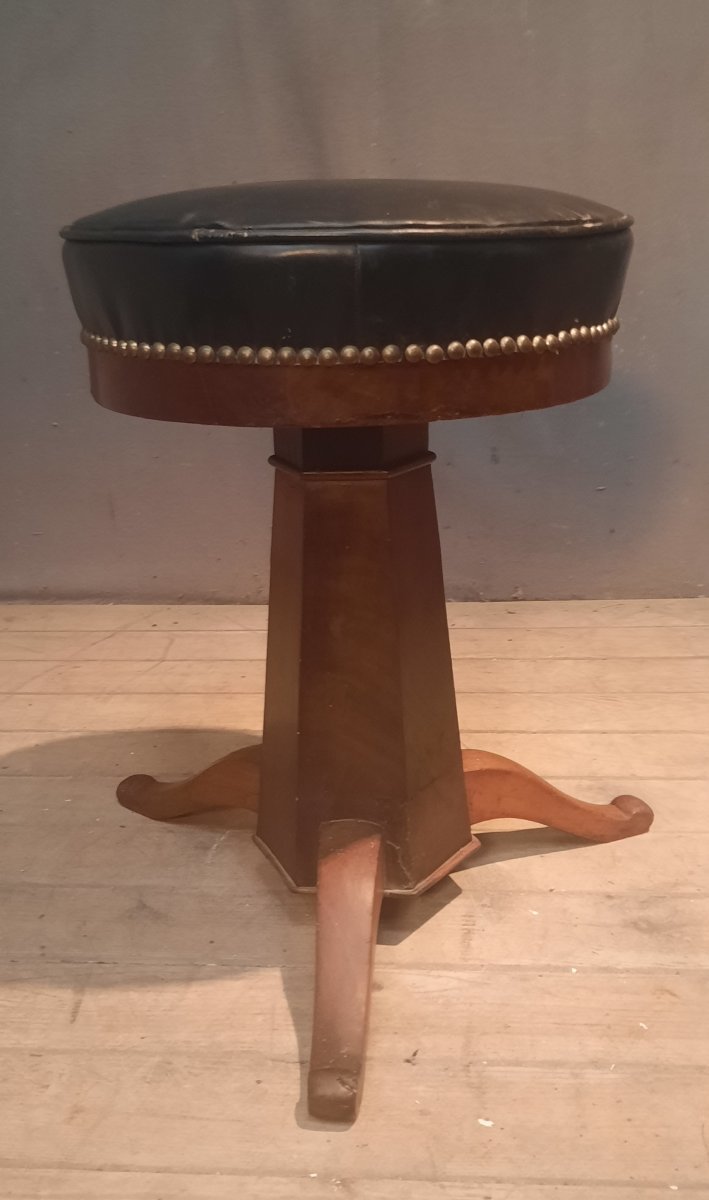 Hexagonal-legged Stool With Adjustable Height -photo-4