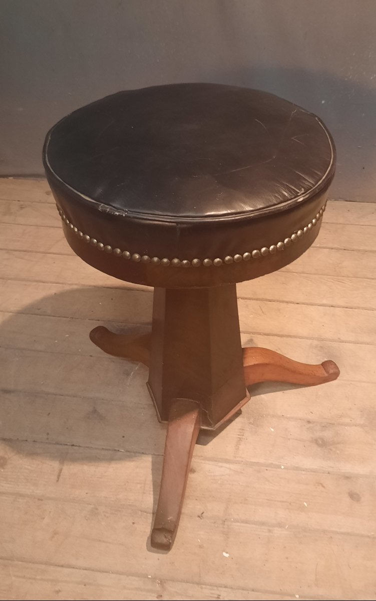 Hexagonal-legged Stool With Adjustable Height -photo-7