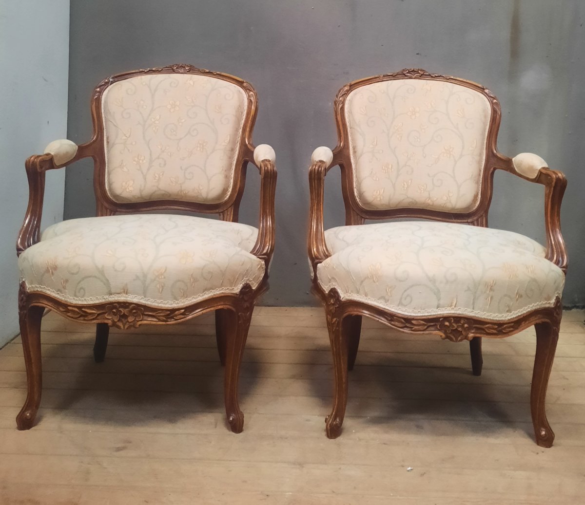 Pair Of Louis XV-style Upholstered Armchairs -photo-3