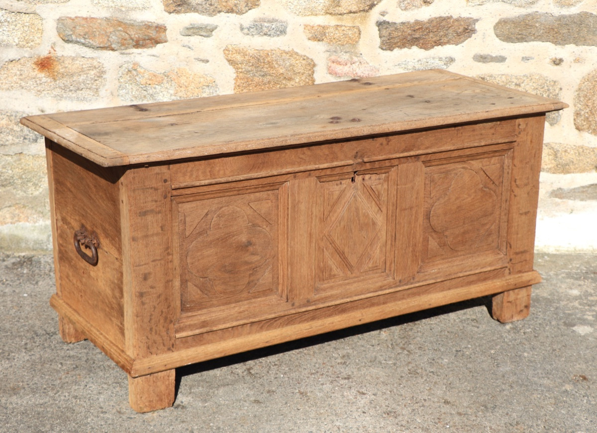 Large Antique Chest In Natural Wood – 18th Century -photo-4