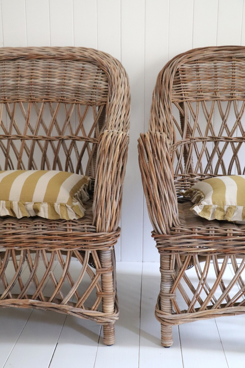 Paire de fauteuils en rotin et osier signés, XXe siècle-photo-2