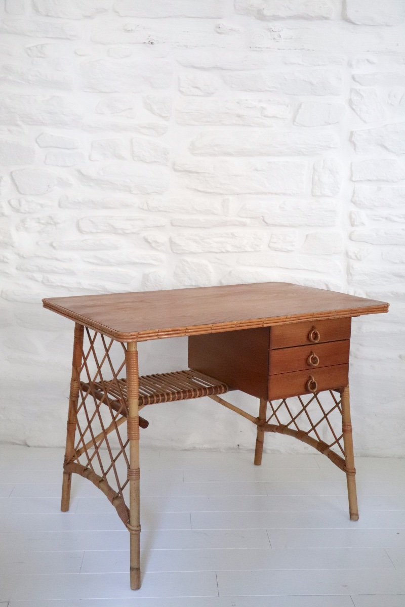Bureau et chaise en rotin  Louis Sognot ann&eacute;es 1950-1960