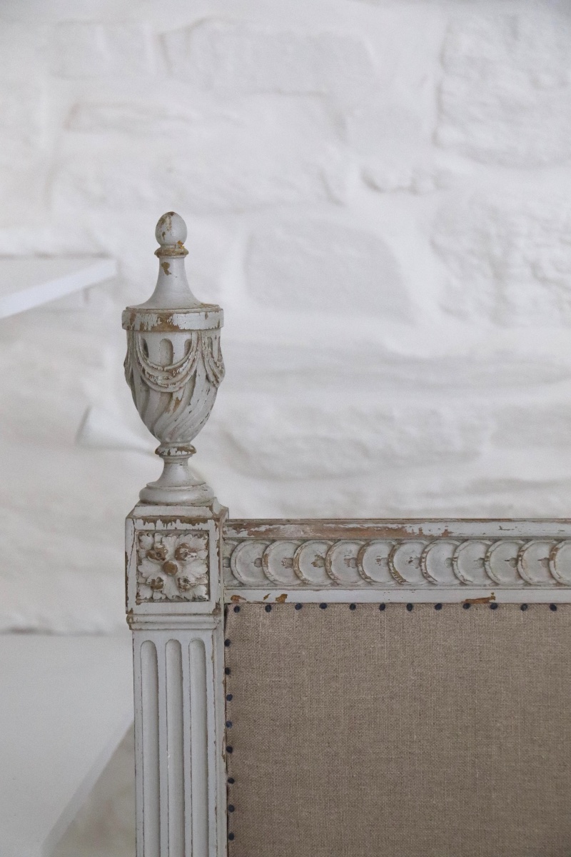 Louis XVI-style Daybed, 19th Century, Reupholstered In Linen-photo-2