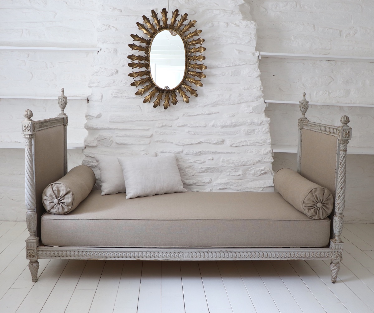 Louis XVI-style Daybed, 19th Century, Reupholstered In Linen-photo-8