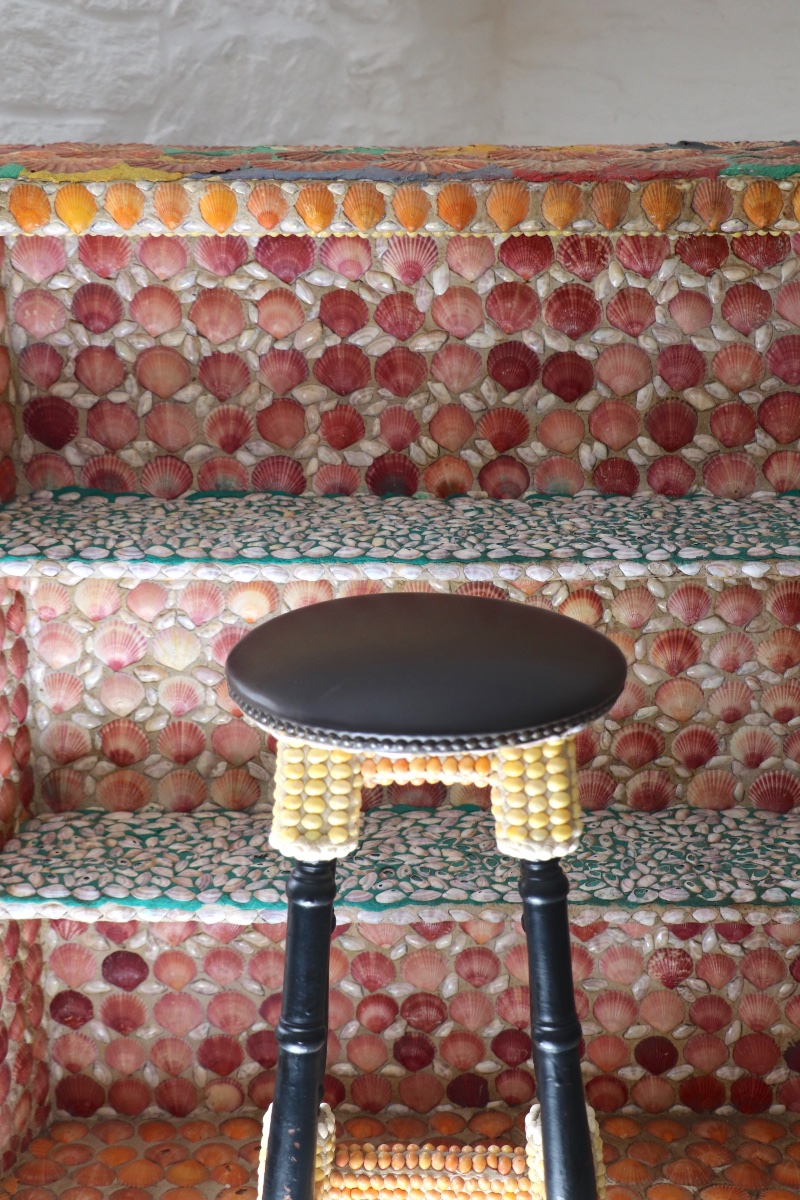 Bar And Seashell Stools, 20th Century, Grotto Style-photo-8