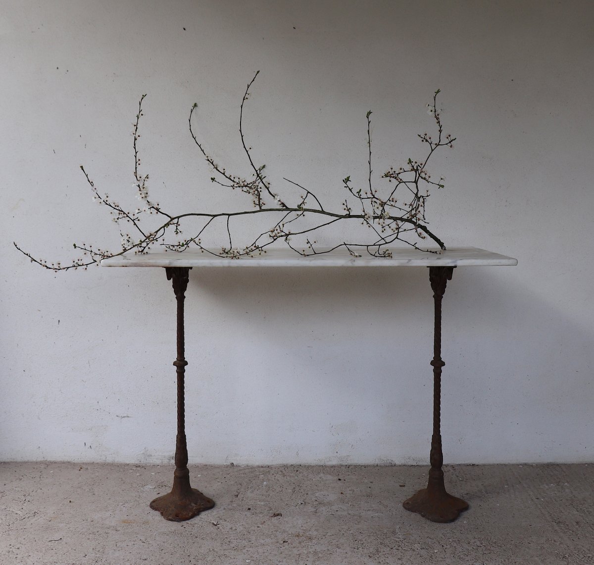 Old Guinguette Table In Marble And Cast Iron XIX