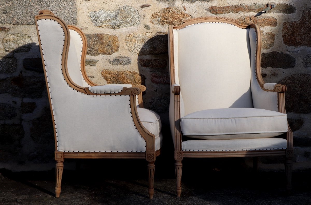 Paire De Bergères à Oreilles De Style Louis XVI Retapissées En Lin Ancien -photo-2