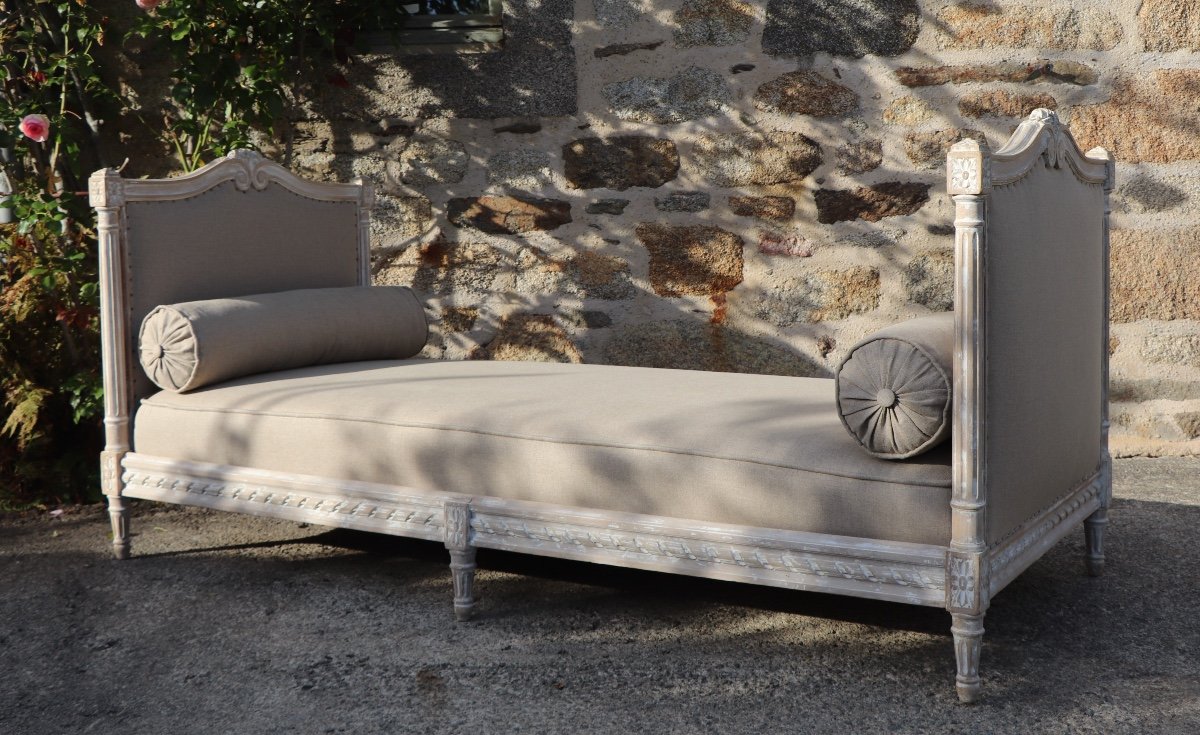 Lit De Repos De Style Louis XVI, Retapissé En Lin -photo-4