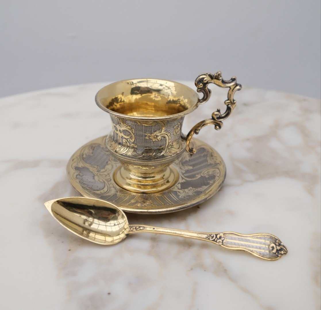 Tasse à Café Guilloché Et Gravé En Argent Massif, époque Louis Philippe 