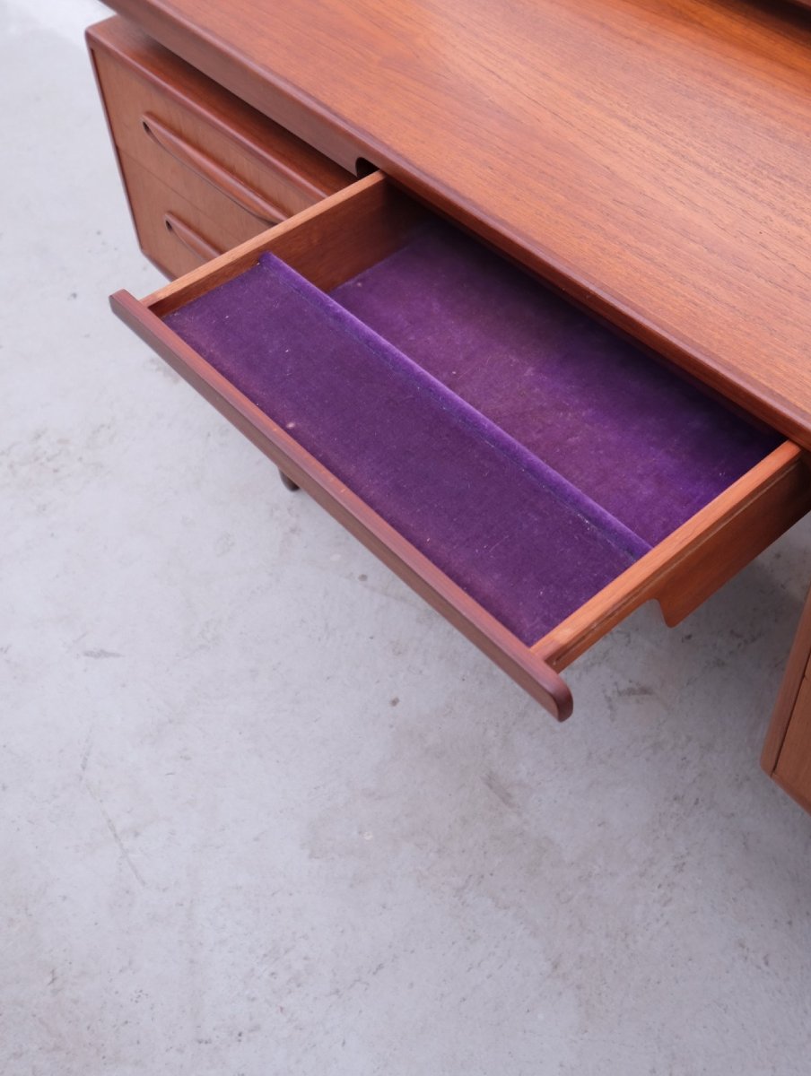 Scandinavian-style Teak Desk By Victor Wilkins For G-plan, 1960  -photo-4