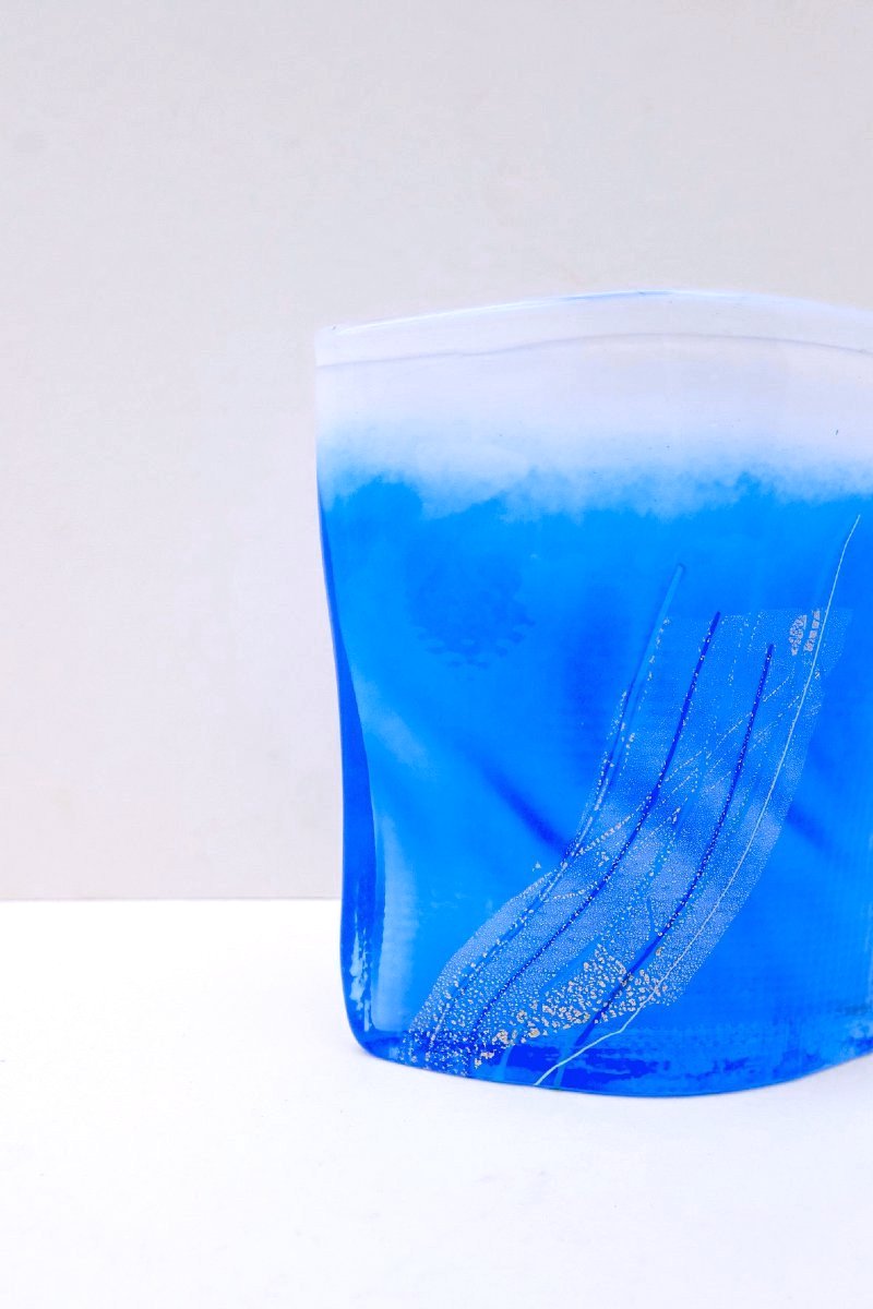 Vase de Maud G. BUGGE pour HADELAND GLASSVERK en verre soufflé, Norvège 1980  -photo-3