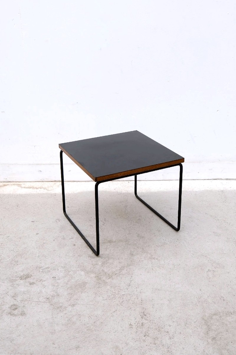 Table basse "volante" de Pierre GUARICHE pour STEINER, France 1950