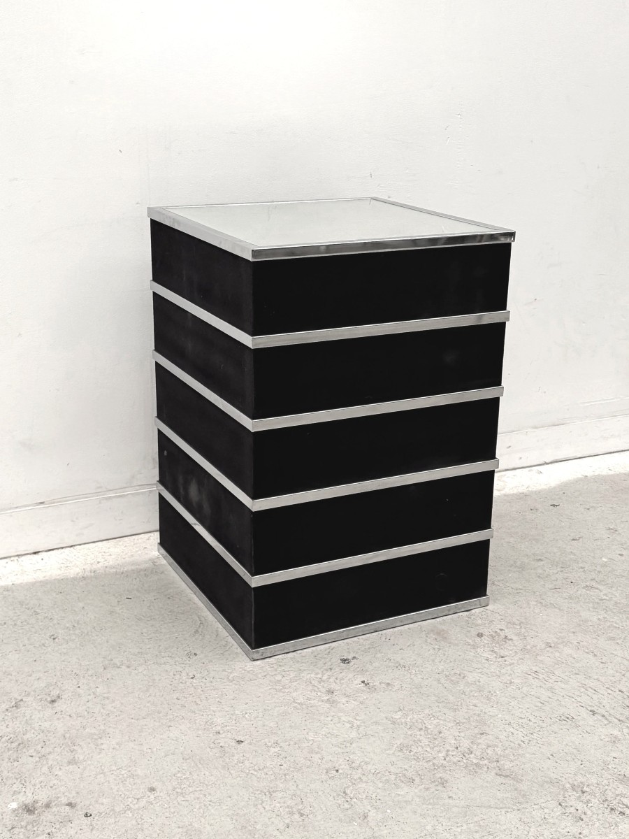 Colonne en miroir, chrome et nubuck, 1970  