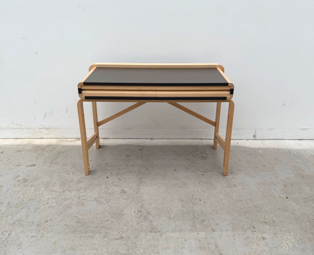 Bureau en bois massif et formica réalisé par un ébeniste 