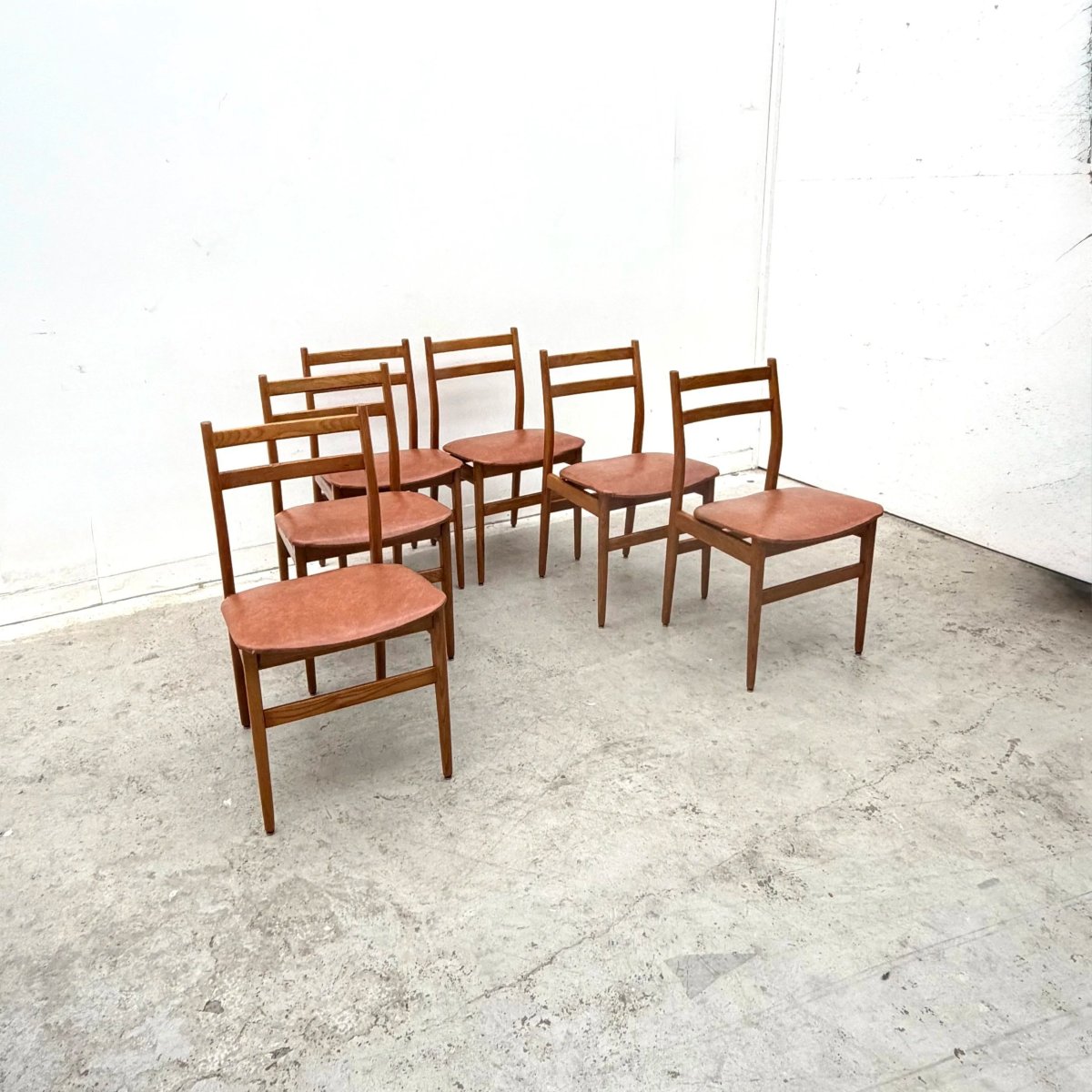 Ensemble de 6 chaises de style Scandinave en hêtre et skai, 1970 -photo-4