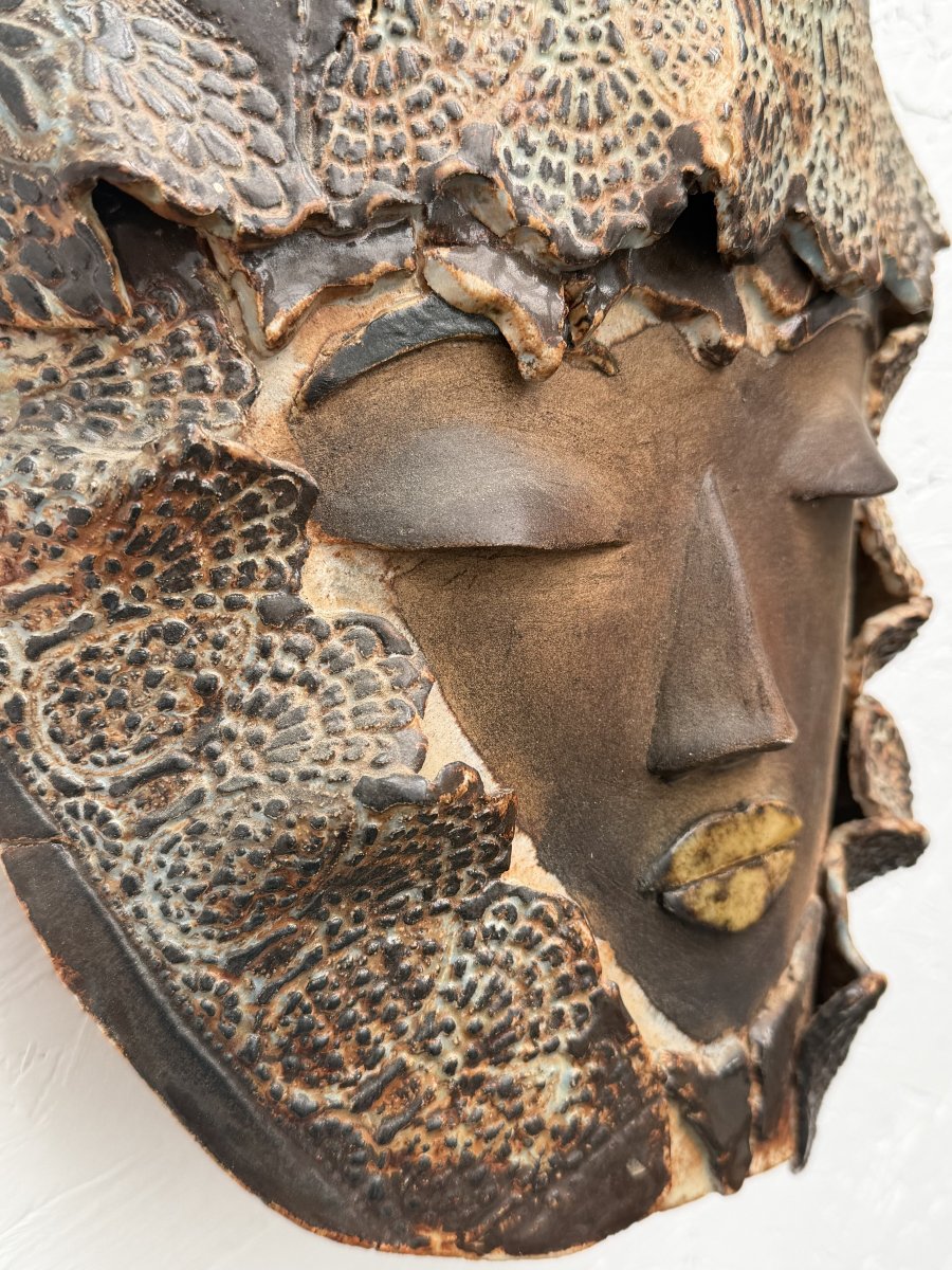 Ceramic Mask Signed-photo-4